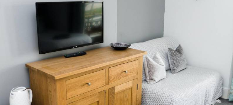 湖边(The Lakeside)图片