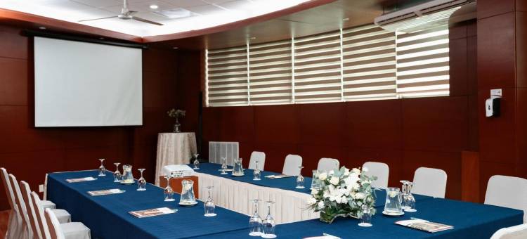 卡米诺瑞尔套房酒店(Suites Camino Real)图片