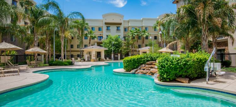 智选假日套房酒店凤凰城的格兰岱尔(Holiday Inn Express & Suites Phoenix - Glendale Sports Dist)图片