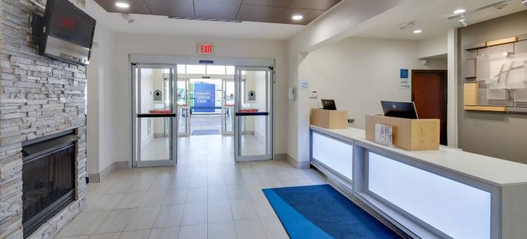 智选假日套房酒店底特律 - 法明顿山(Holiday Inn Express & Suites Detroit - Farmington Hills)图片