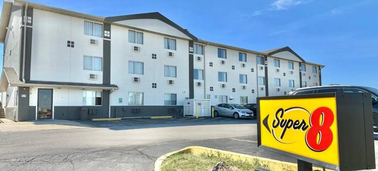 布卢明顿速8酒店(Super 8 by Wyndham Bloomington)图片