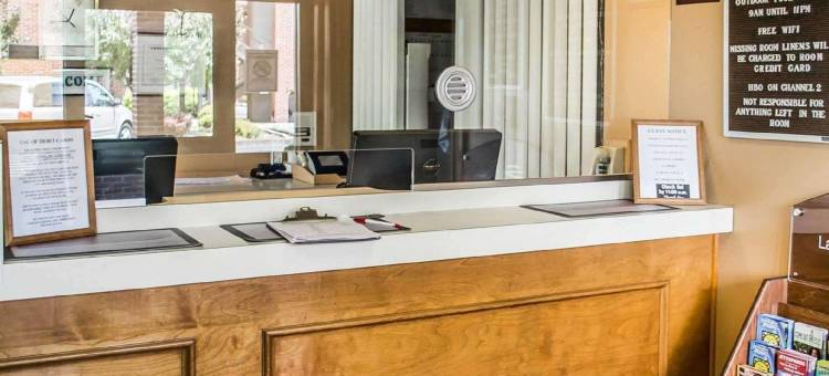 桑达斯基温德姆速8酒店(Super 8 by Wyndham Sandusky)图片