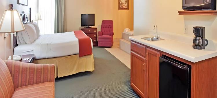 Holiday Inn Express 马什菲尔德(斯普林菲尔德区)(Holiday Inn Express Marshfield (Springfield Area))图片