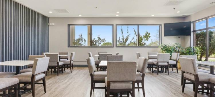韦恩温德姆戴斯套房酒店(Days Inn & Suites by Wyndham Wynne)图片