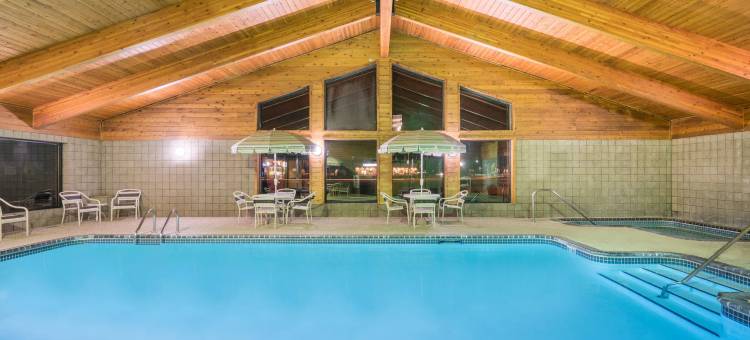 巴克斯特布雷纳德区戴斯套房酒店(Days Inn & Suites by Wyndham Baxter Brainerd Area)图片