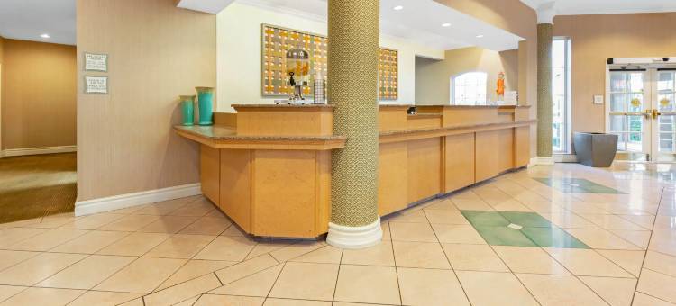 南佛罗里达大学拉昆塔温德姆套房酒店-近布希花园(La Quinta Inn & Suites by Wyndham USF (Near Busch Gardens))图片