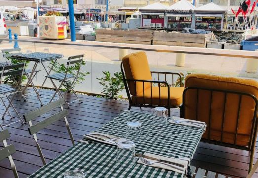 Hôtel les 4 élémentsHotel Overview