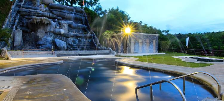 太阳和风山温泉度假村(Sol Y Viento Mountain Hot Springs Resort)图片