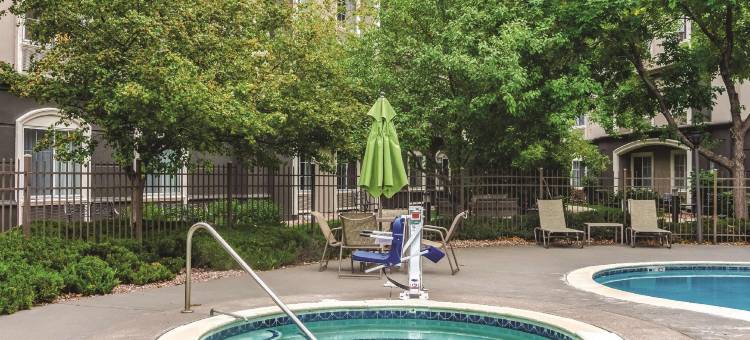 路易斯维尔丹佛博尔德拉昆塔温德姆套房酒店(La Quinta Inn & Suites by Wyndham Denver Boulder-Louisville)图片