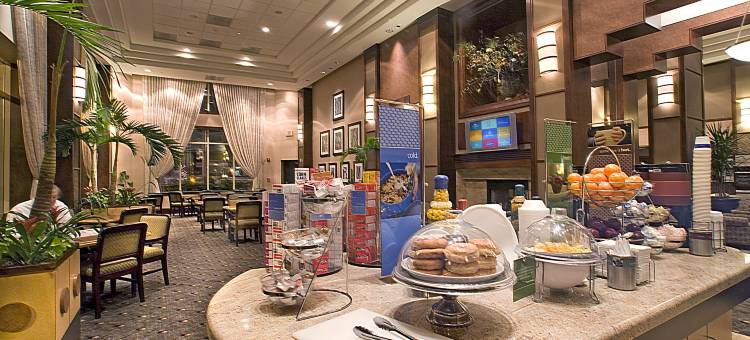 阿灵顿水晶城DCA希尔顿欢朋酒店及套房(Hampton Inn & Suites by Hilton Arlington Crystal City DCA)图片