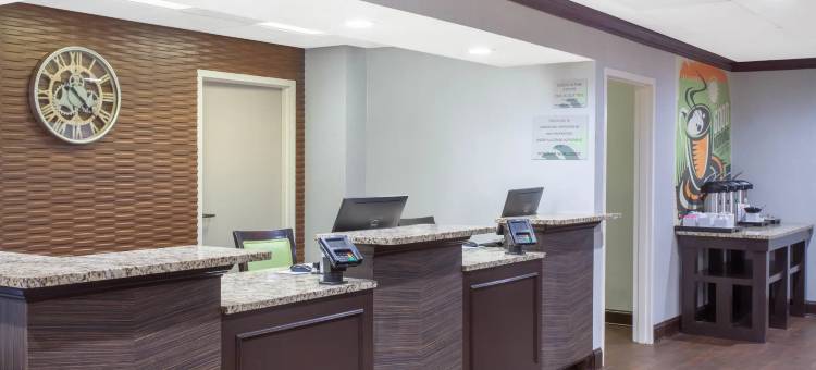 查尔斯顿体育馆蔚景温德姆酒店(Wingate by Wyndham Charleston Coliseum)图片