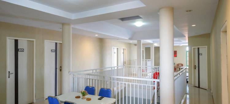 红多兹伊斯兰酒店@帕洛波惹兰詹德拉尔苏迪尔曼(RedDoorz @ Jalan Jenderal Sudirman Palopo)图片