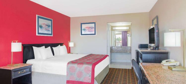 埃奇伍德华美达酒店及会议中心(Ramada by Wyndham Edgewood Hotel & Conference Center)图片