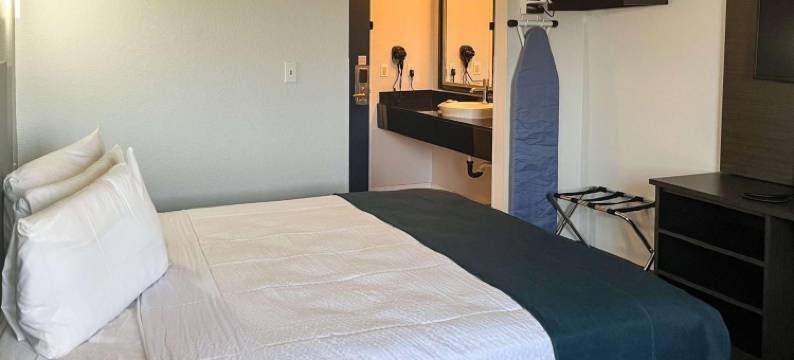 加利福尼亚州德拉诺 6 号开放式公寓套房酒店(Studio 6 Suites Delano, CA)图片