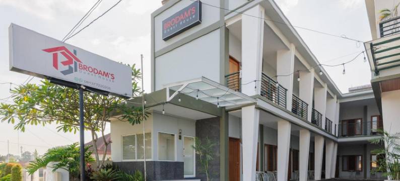 布罗丹帕玛唐西安塔城市景观酒店(Urbanview Hotel Brodam's Pematang Siantar by RedDoorz)图片