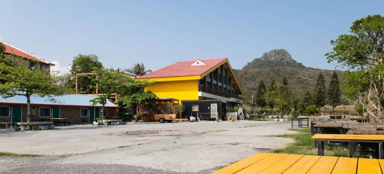 垦丁大尖山原野团体屋图片