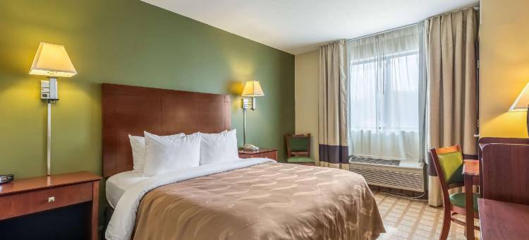 贝茨维尔 I-74 凯艺酒店(Quality Inn I-74 Batesville)图片