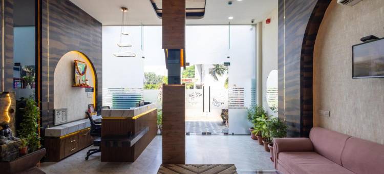 普拉瓦萨酒店，德瓦斯纳卡(Hotel Pravasa Stay, Dewas Naka)图片