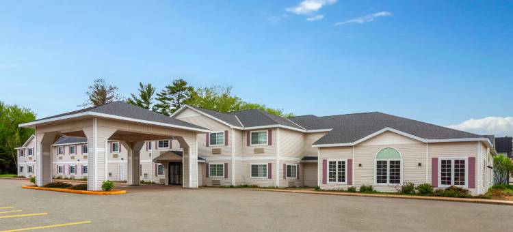 伊格尔河市中心温德姆阿美瑞辛酒店(AmericInn by Wyndham Eagle River Downtown)图片