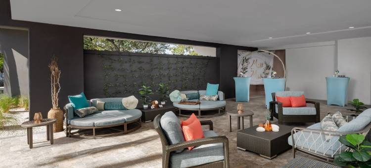 劳德代尔堡海滩万怡酒店(Courtyard by Marriott Oceanside Fort Lauderdale Beach)图片