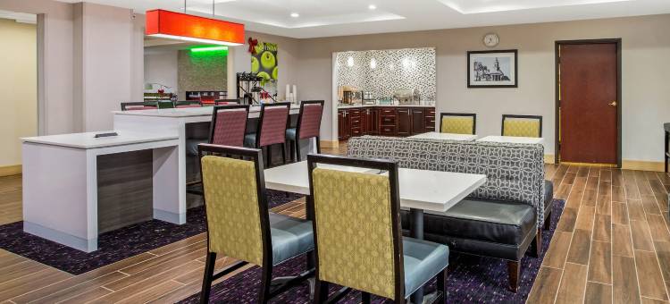 拉昆塔温德姆套房酒店-诺维奇-普兰菲尔德-(La Quinta Inn & Suites by Wyndham Norwich-Plainfield-Casino)图片