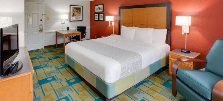 匹兹堡机场拉昆塔温德姆酒店(La Quinta Inn by Wyndham Pittsburgh Airport)图片