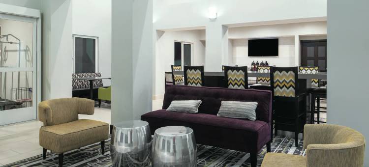 费尔菲尔德纳帕谷拉昆塔温德姆套房酒店(La Quinta Inn & Suites by Wyndham Fairfield - Napa Valley)图片