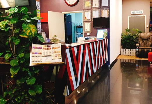 Biz Hotel Hotel Overview