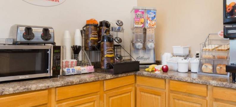 罗克福德温德姆速8酒店(Super 8 by Wyndham Rockford)图片