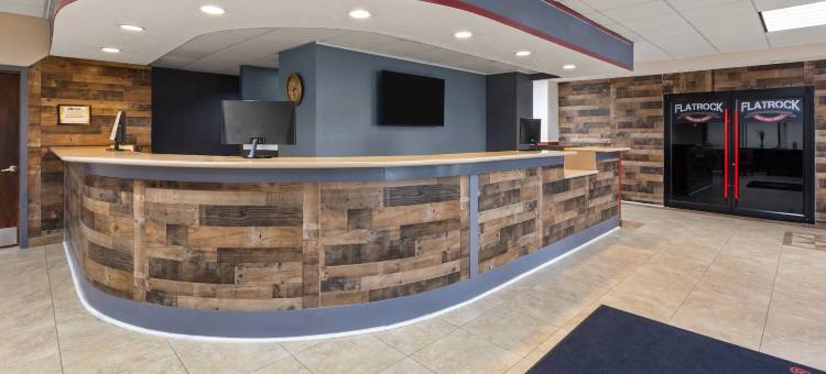 格雷林华美达酒店及会议中心(Ramada by Wyndham Grayling Hotel & Conference Center)图片