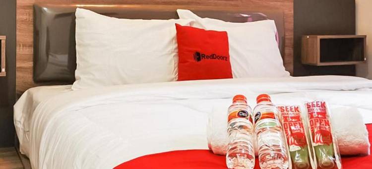 红多兹普拉斯酒店-茉莉芬塔曼(RedDoorz Plus @ Taman Madiun)图片