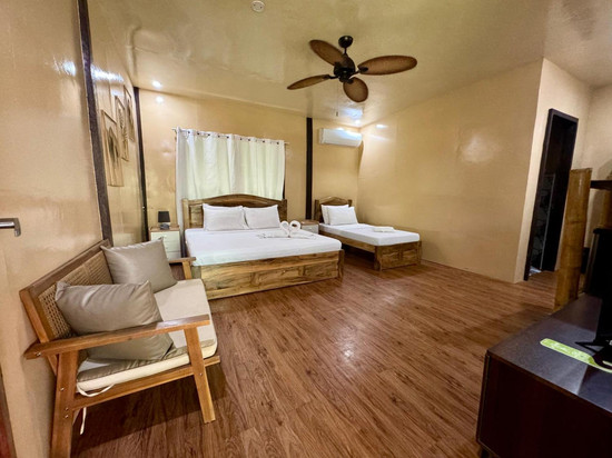 罗波克超酷河度假村