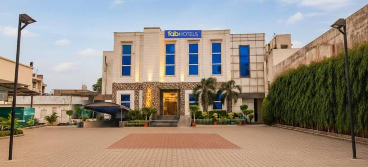 Fabhotel Jalandhar Corporate Suites商务套房酒店(FabHotel Jalandhar Corporate Suites)图片