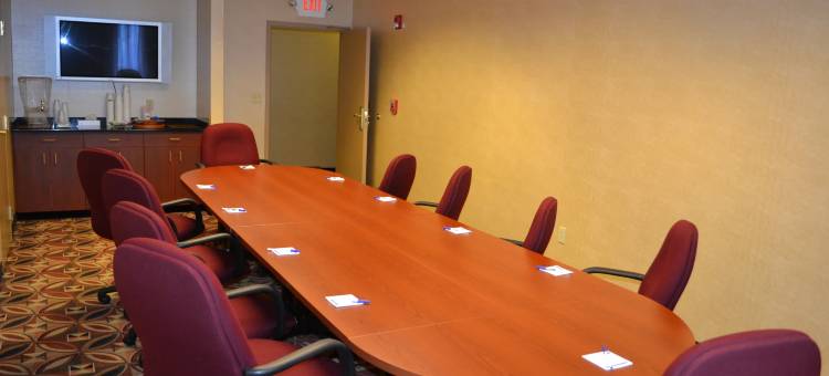 智选假日套房酒店肯特州立大学(Holiday Inn Express & Suites Kent - University Area)图片