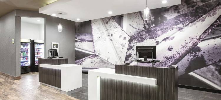 阿马里洛机场拉昆塔温德姆套房酒店(La Quinta Inn & Suites by Wyndham Amarillo Airport)图片