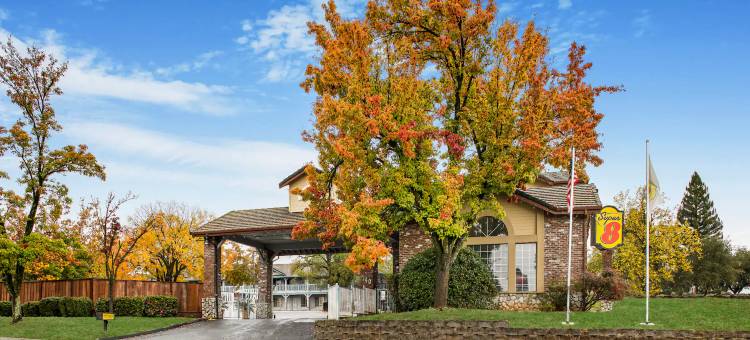 奥本温德姆速8酒店(Super 8 by Wyndham Auburn)图片