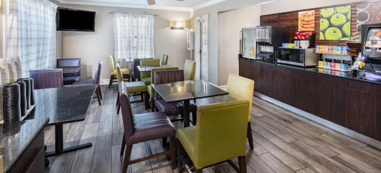 拉雷多I-35拉昆塔温德姆酒店(La Quinta Inn by Wyndham Laredo I-35)图片