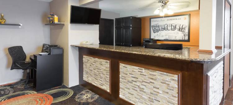 简斯维尔速8酒店(Super 8 by Wyndham Janesville)图片