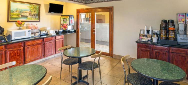 伯锡尔城-什里夫波特地区速8酒店(Super 8 by Wyndham Bossier City/Shreveport Area)图片