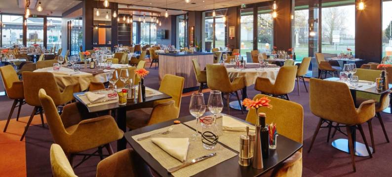 克莱蒙费朗北里永康铂酒店(Campanile NATURE - Clermont Ferrand Nord Riom)图片