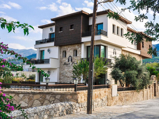 科莫利康纳克精品酒店