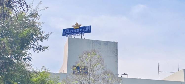 斯里市的Monarch Express(Monarch Express, Sri City)图片