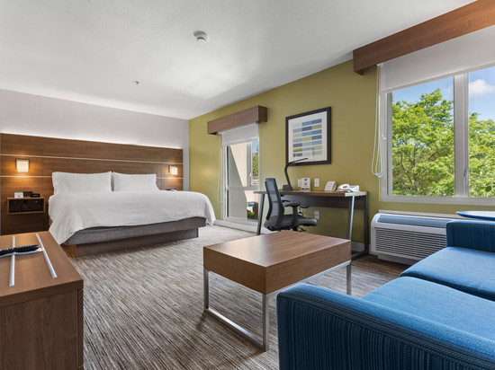 智选假日套房酒店萨里