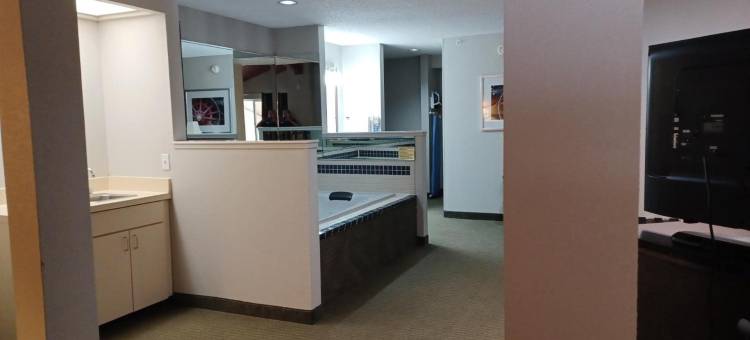 弗里波特温德姆呗盟套房酒店(Baymont by Wyndham Freeport)图片