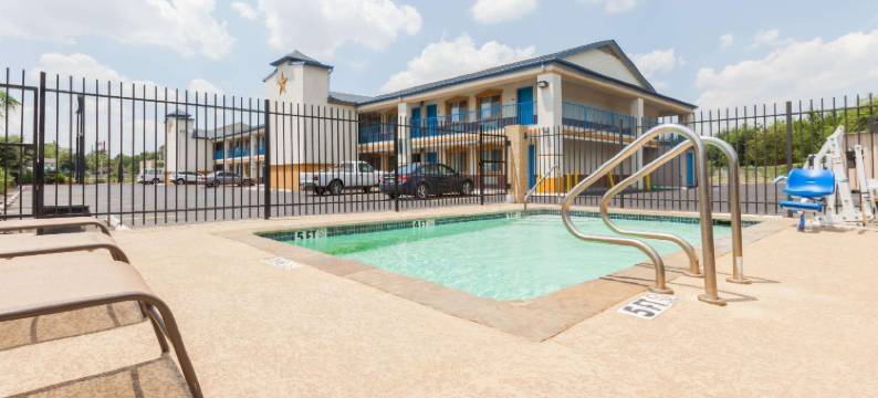 休斯顿东戴斯酒店(Days Inn by Wyndham Houston East)图片