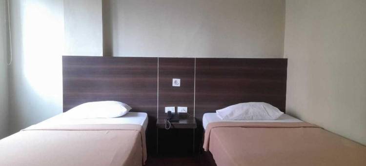 OYO 1011 First酒店(OYO 1011 First Hotel)图片