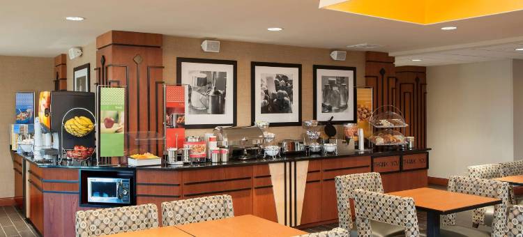 哥伦布/泰勒斯维尔希尔顿欢朋酒店(Hampton Inn Columbus/Taylorsville/Edinburgh)图片