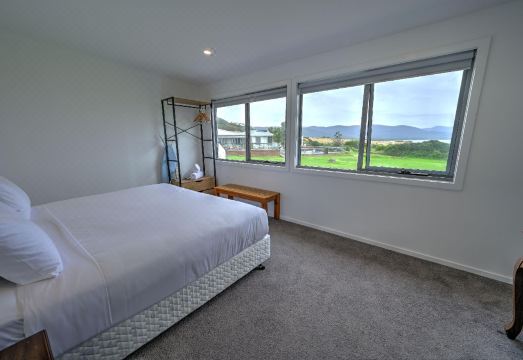 Diamond Island Resort, Restaurant & Bar and Penguin Show Hotel Overview