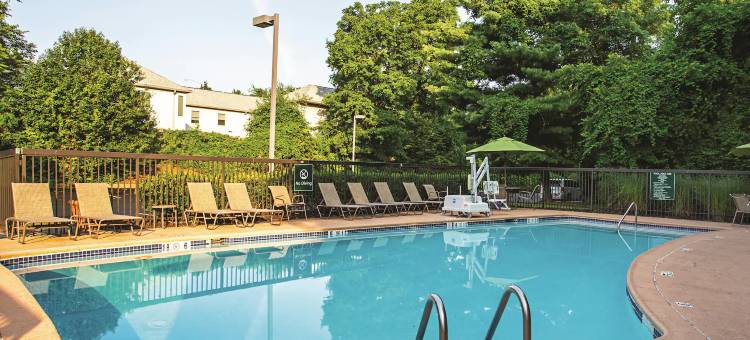 巴尔的摩北怀特马什拉昆塔温德姆套房酒店(La Quinta Inn & Suites by Wyndham Baltimore N / White Marsh)图片