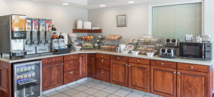 罗拉温德姆呗盟酒店(Baymont by Wyndham Rolla)图片